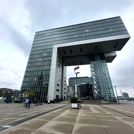 Koeln- Pulheimer Hof 90 *